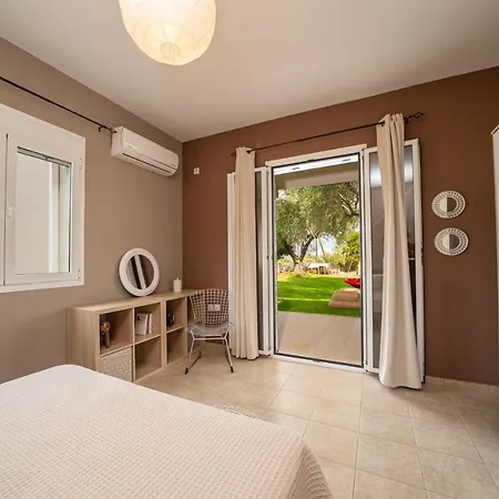 Holiday home Cicada Karavados